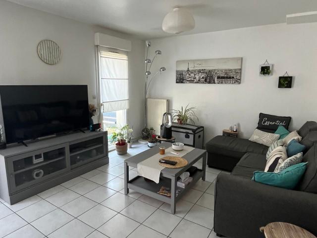 Location maison, m² T 4 à Véretz, 850 €