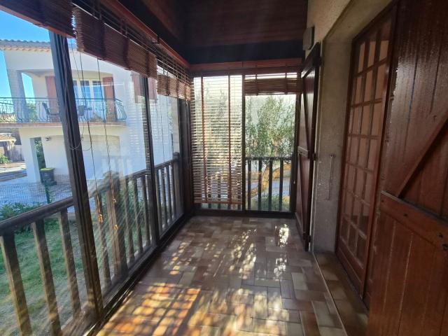 Location maison, m² T 4 à Vias, 1 200 €