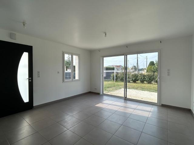 Location maison, m² T 4 à Corme Écluse, 961 €
