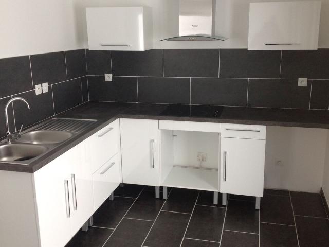 Location maison, m² T 4 à Coublevie, 1 350 €