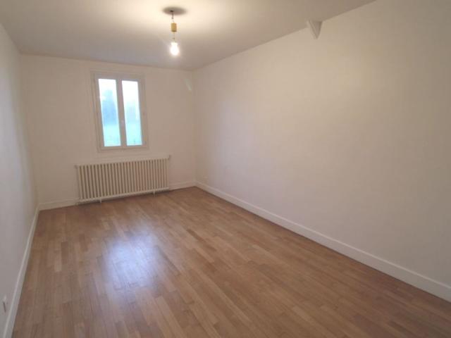 Location maison, m² T 4 à Dannemois, 1 265 €