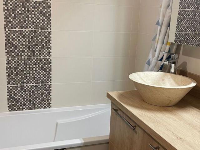 Location maison, m² T 4 à Gex, 2 390 €