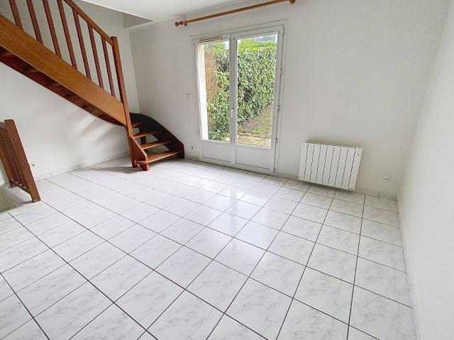 Location maison, m² T 4 à Joué lès Tours, 1 000 €