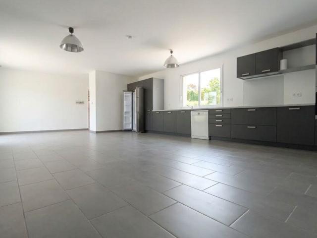 Location maison, m² T 4 à Joyeuse, 1 250 €