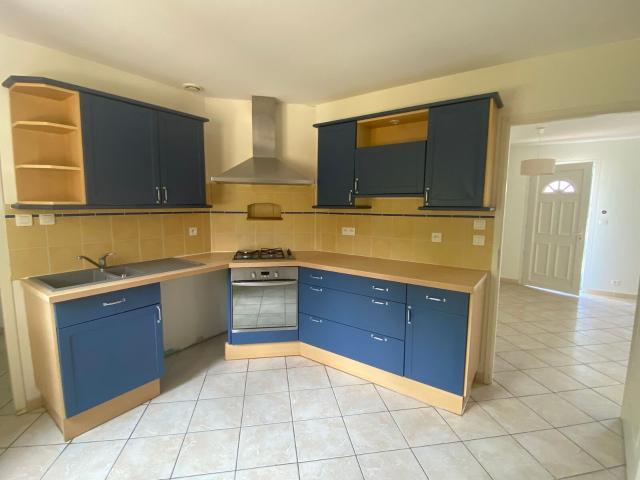 Location maison, m² T 4 à La Ville Dieu du Temple, 900 €