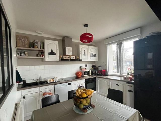 Location maison, m² T 4 à La Mézière, 1 200 €