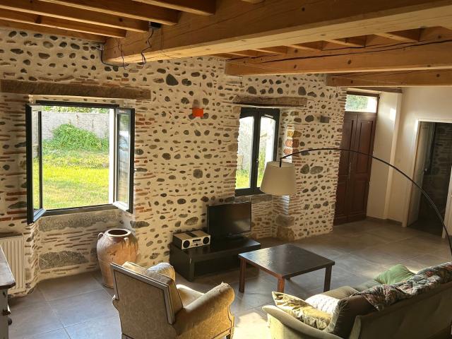 Location maison, m² T 4 à Lacq, 1 675 €