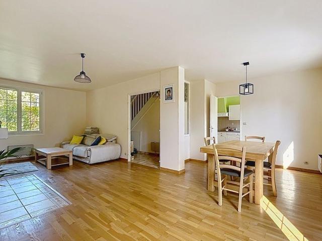 Location maison, m² T 4 à Marolles en Brie, 1 700 €