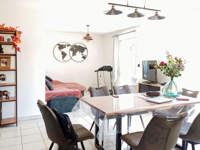 Location maison, m² T 4 à Mensignac, 900 €