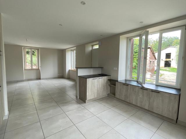 Location maison, 88.15 m² T 4 à Saint Cyprien sur Dourdou, 975 €