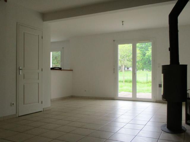 Location maison, m² T 4 à Saint Molf, 895 €