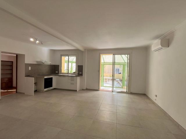 Location maison, m² T 4 à Saint Sériès, 1 300 €