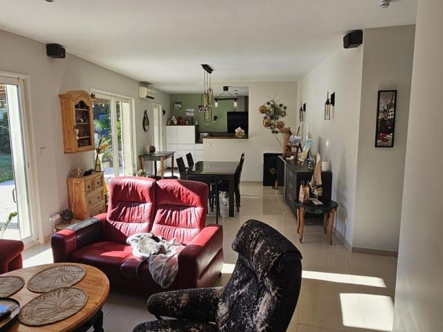 Location maison, m² T 4 à Salon de Provence, 2 040 €