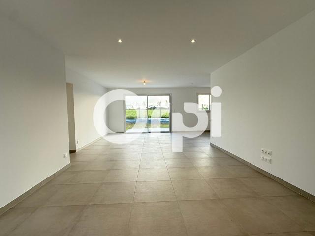 Location maison, m² T 4 à Surgères, 1 180 €