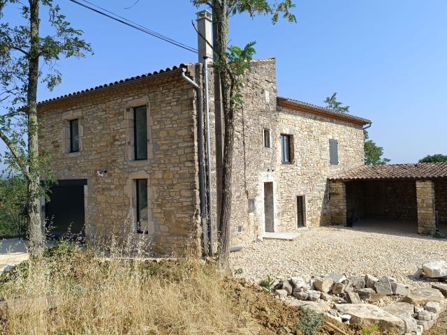 Location maison, m² T 5 à Barjac, 1 570 €