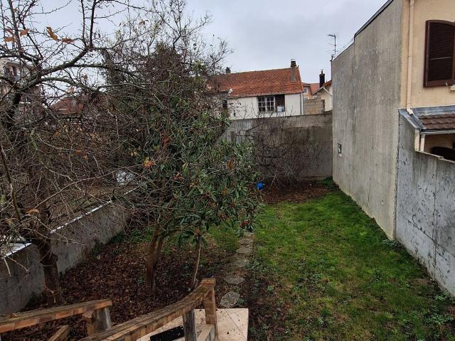 Location maison, m² T 5 à Drancy, 1 700 €