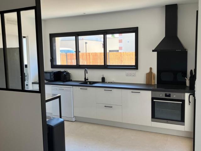 Location maison, m² T 5 à Le Teich, 2 100 €