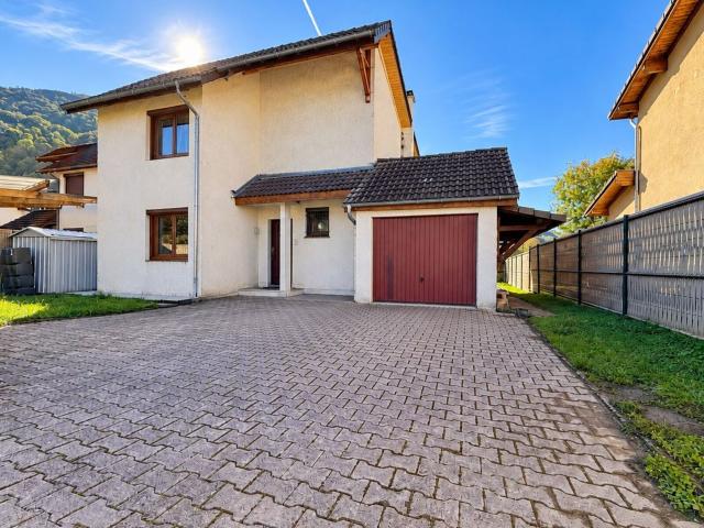 Location maison, m² T 5 à Le Versoud, 1 580 €