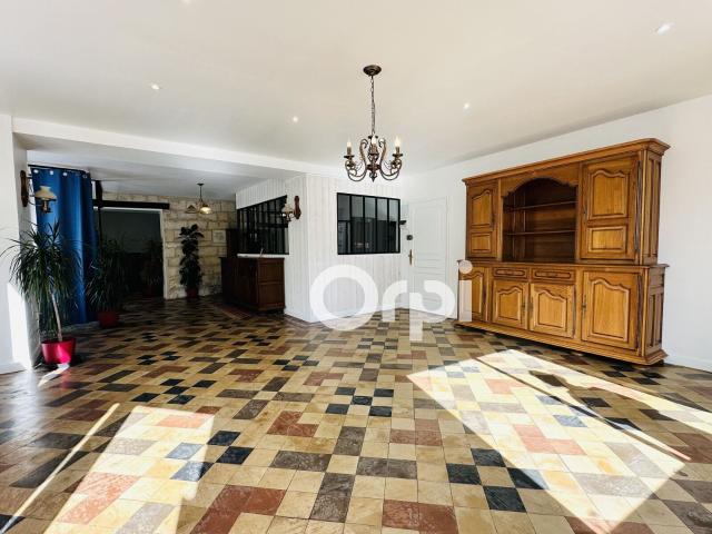 Location maison, m² T 5 à Longpont, 1 200 €