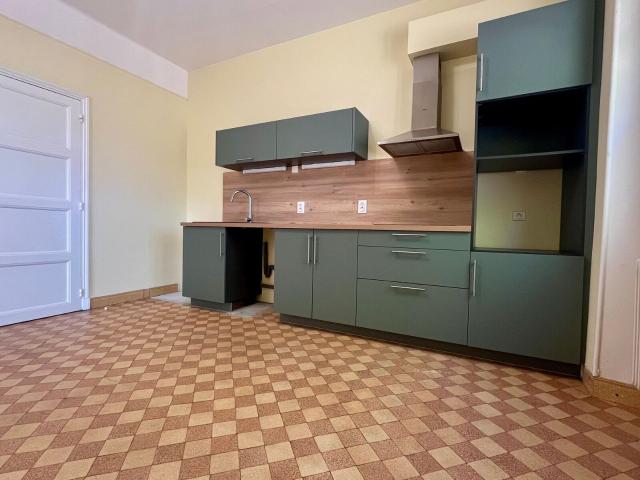 Location maison, m² T 5 à Montpezat de Quercy, 910 €