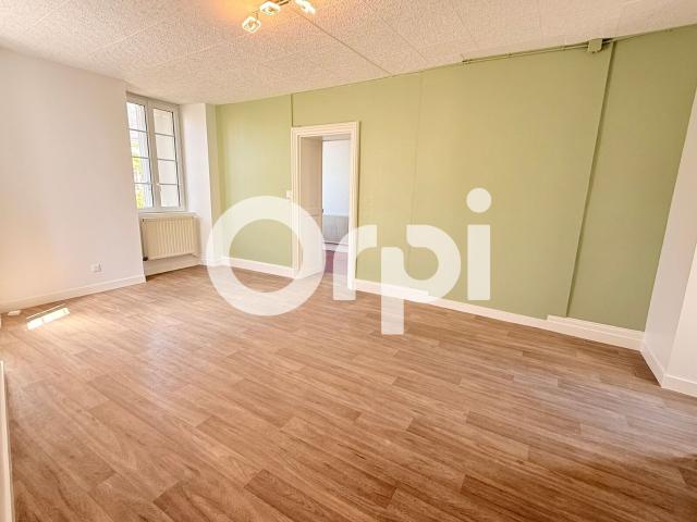 Location maison, m² T 5 à Muron, 995 €