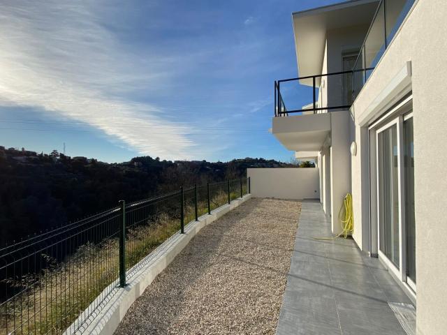 Location maison, m² T 5 à Nice, 2 233 €