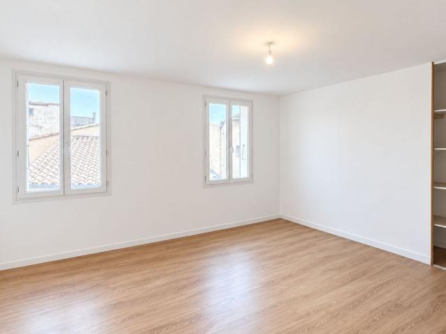 Location maison, m² T 5 à Pexiora, 730 €
