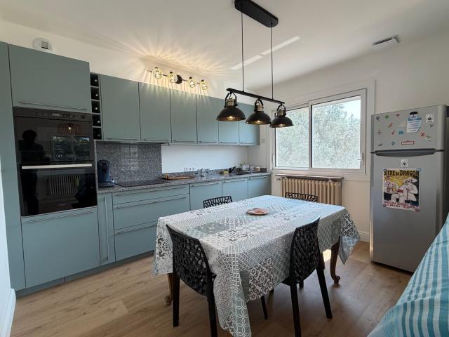Location maison, m² T 5 à Ruoms, 885 €