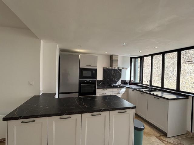 Location maison, m² T 5 à Saint Georges d'Oléron, 1 200 €