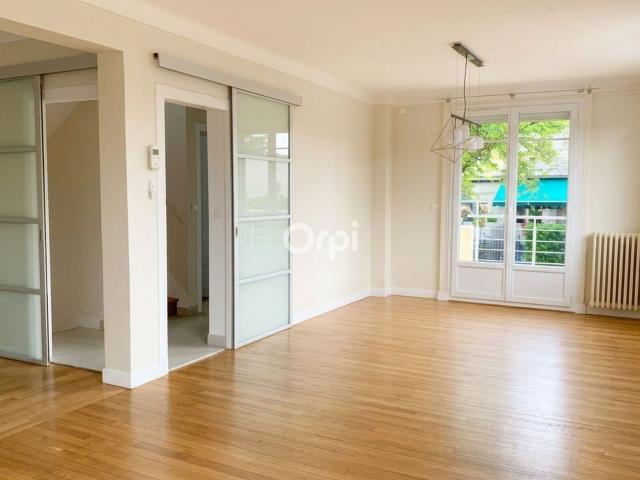 Location maison, m² T 5 à Saint Maur des Fossés, 2 840 €
