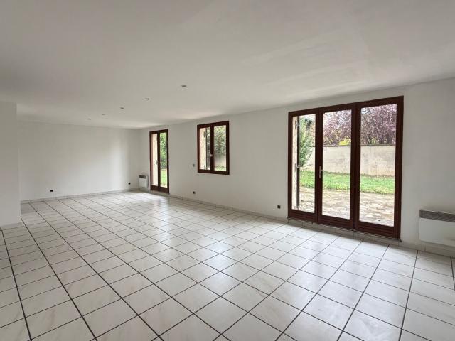 Location maison, m² T 6 à Wissous, 2 300 €