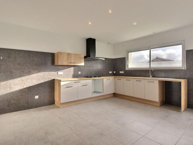 Location maison, m² T 6 à Châtonnay, 1 320 €