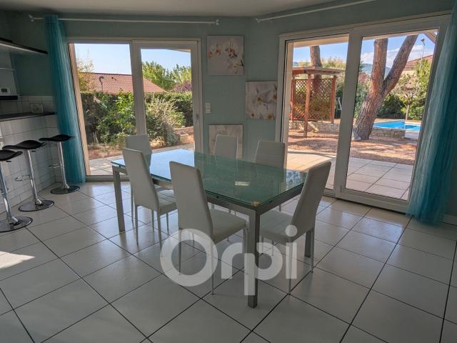Location maison, m² T 6 à Les Martres de Veyre, 1 900 €