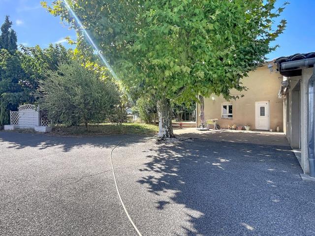 Location maison, m² T 6 à Malissard, 1 350 €