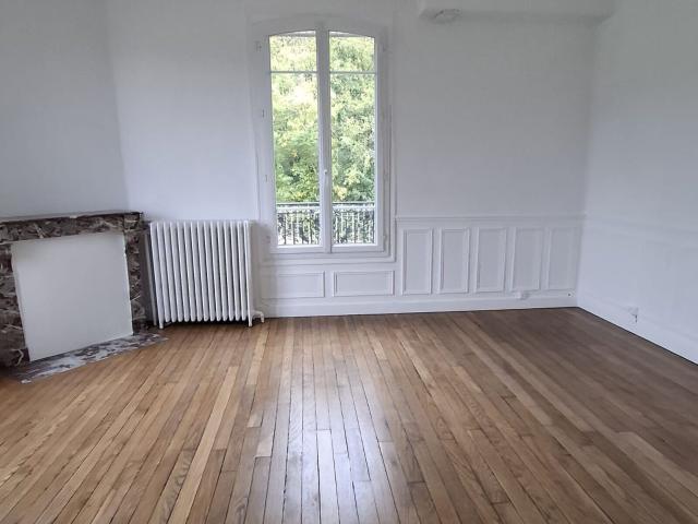 Location maison, m² T 6 à Saint Ouen sur Morin, 1 400 €