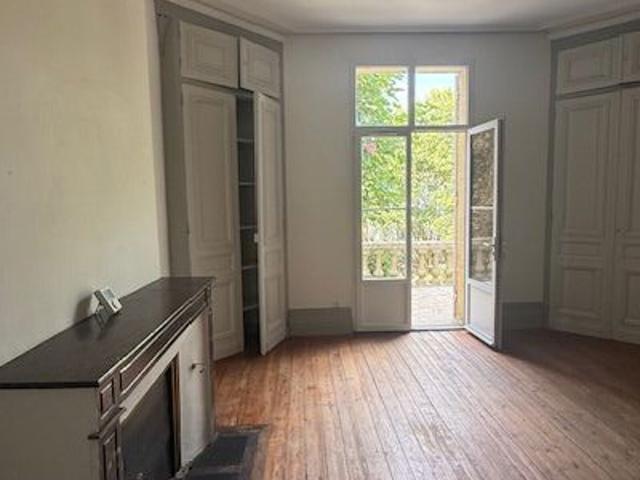 Location maison, m² T 7 à Bergerac, 1 440 €