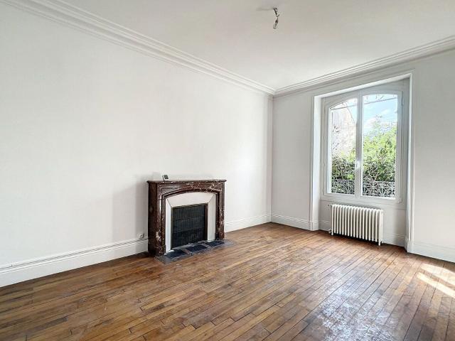 Location maison, m² T 7 à Romilly sur Seine, 857 €
