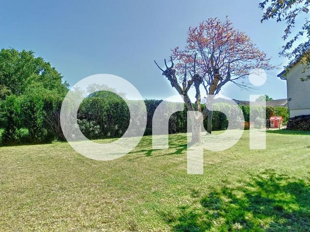 Location maison, m² T 8 à Saint Marcel, 1 256 €