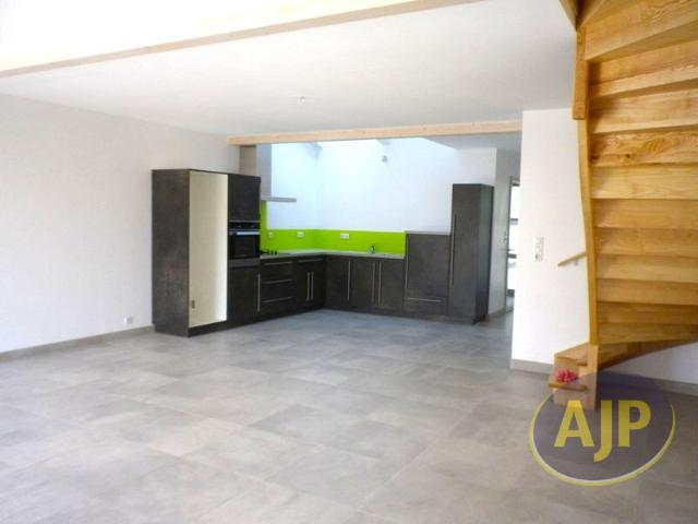 Location maison Mauves Sur Loire: 992 € AJP Immobilier Carquefou