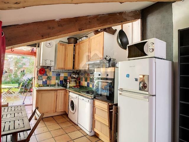LOCATION Maison meublée avec jolie cour Intra Muros AVIGNON