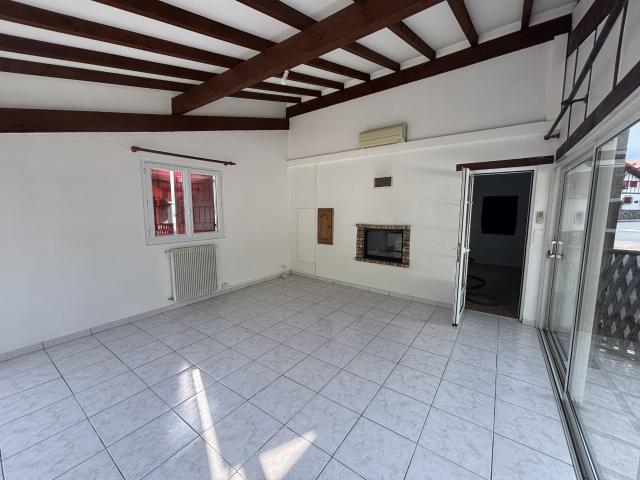 Location MAISON MITOYENNE AU BOURG D'ARMENDARITS | ERLEA IMMOBILIER
