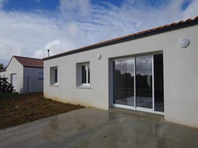 location maison sortie bourg de ste foy 4 pièces 77 m2 vendee 85150 990 €
