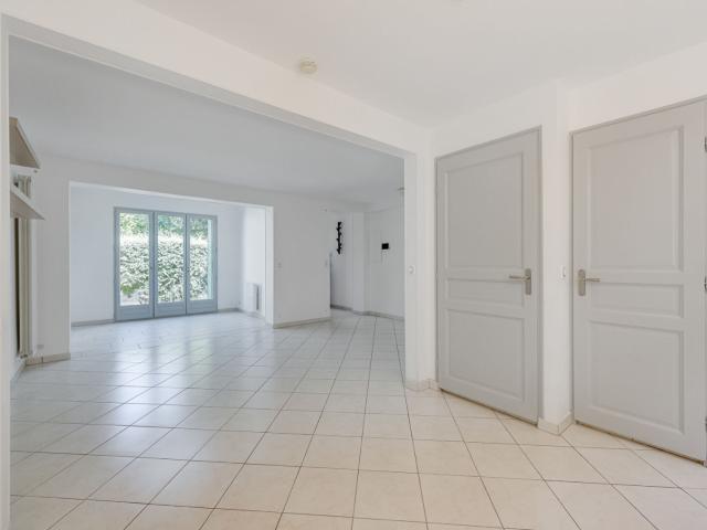 LOCATION MAISON SAINT CLOUD 5 pièces 10158 m2