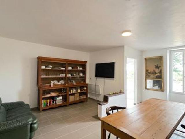 location maison saint genes de blaye 3 pièces 85 m2 gironde 33390 780 € / mois