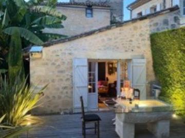location maison saint emilion 1 pièce 35 m2 gironde 33330 890 € / mois