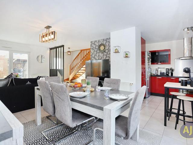 Location maison Saint Jacques De La Lande: 1 430 € AJP Immobilier Pacé