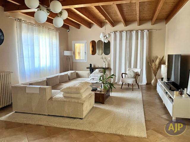 Location maison Saint Sulpice De Faleyrens: 1 200 € AJP Immobilier Libourne