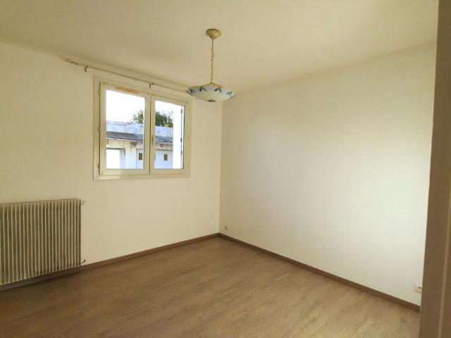 Location Maison Saintes 3 chambres jardin garage