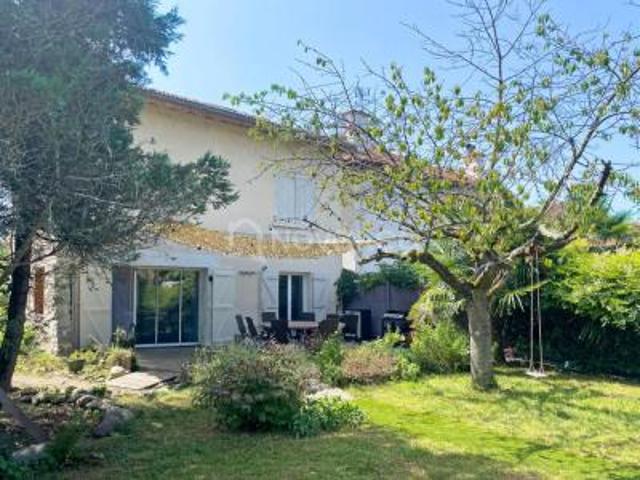 location maison pau 5 pièces 119 m2 pyrenees atlantiques 64000 2000 € / mois