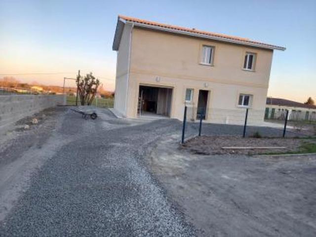 location maison pugnac 100 m2 gironde 33710 1160 € / mois